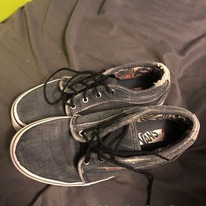 Youth boys size 2 Vans in excellent condition
